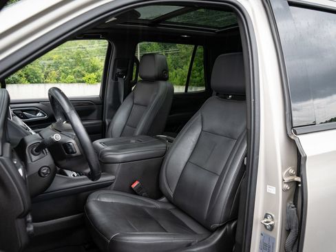 Used 2021 Chevrolet Tahoe Z71 w/ Z71 Off-Road Package AWD/4WD image 15