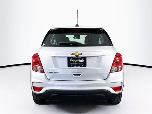 Used 2018 Chevrolet Trax LS AWD/4WD image 7