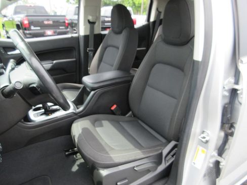 Used 2019 Chevrolet Colorado LT AWD/4WD image 16