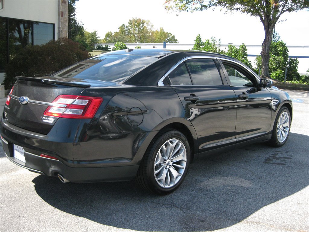 Used 2015 Ford Taurus Limited FWD image 7