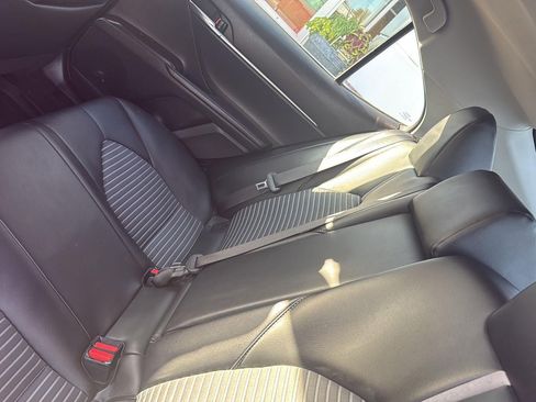 Used 2023 Toyota Camry SE image 11