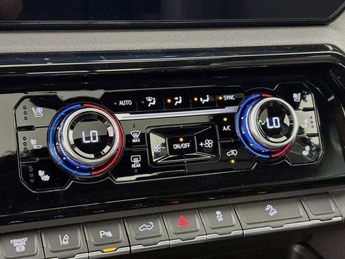 New 2026 GMC Sierra 2500 AT4 AWD/4WD image 16