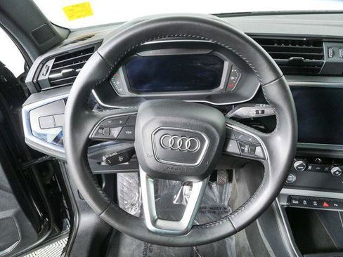 Used 2020 Audi Q3 2.0T Premium w/ Convenience Package AWD/4WD image 18