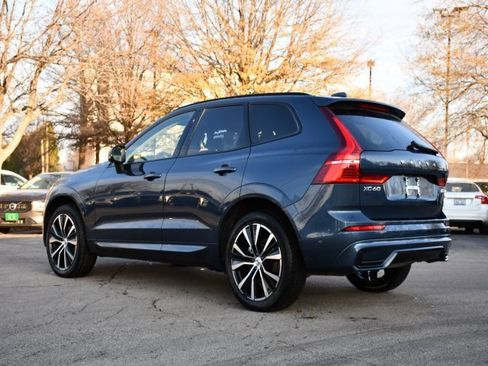 Certified 2025 Volvo XC60 B5 Plus image 5