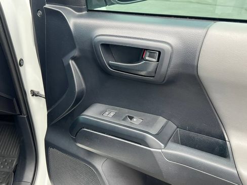 Used 2019 Toyota Tacoma SR w/ SR Convenience Package RWD image 17