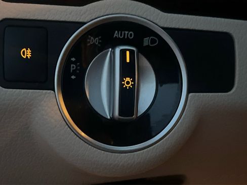 Used 2014 Mercedes-Benz E 350 Cabriolet image 34