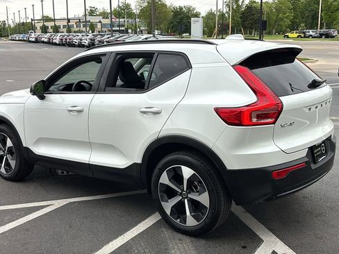 Certified 2026 Volvo XC40 B5 Plus AWD/4WD image 4