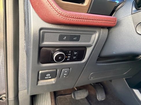 Used 2023 Ford Expedition Max Limited AWD/4WD image 30
