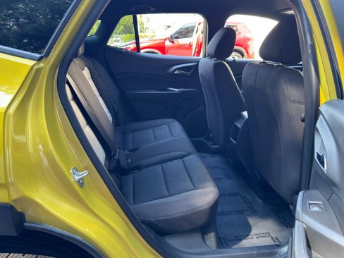 Used 2025 Chevrolet Trax RS w/ Driver Confidence Package FWD image 35