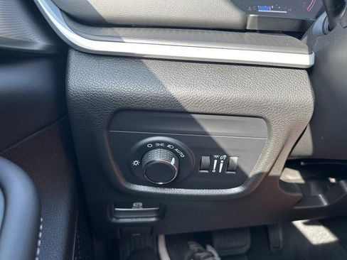 New 2024 Jeep Grand Cherokee Altitude image 22