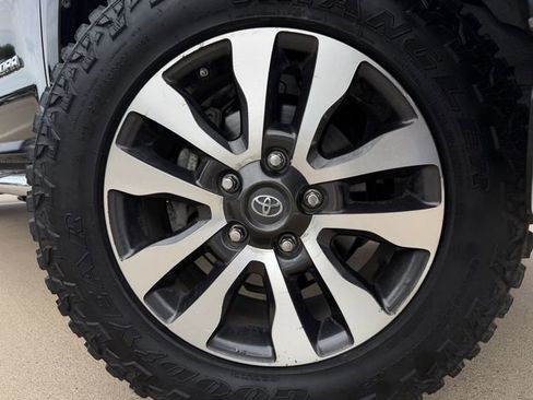 Used 2020 Toyota Tundra Limited image 11