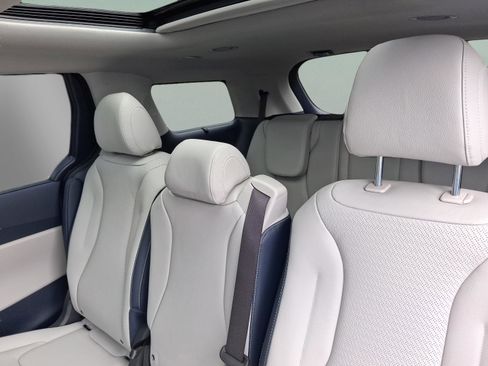 New 2026 Kia Carnival SX Prestige FWD image 24