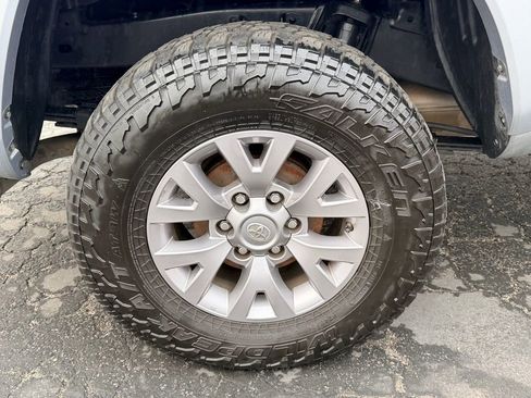 Used 2019 Toyota Tacoma SR5 image 11