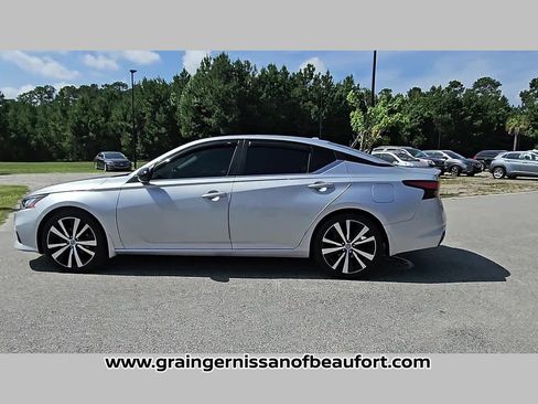 Used 2021 Nissan Altima 2.5 SR w/ SR Premium Package FWD image 26