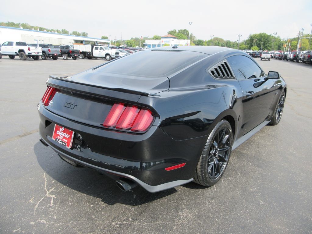 Used 2017 Ford Mustang GT Premium w/ Black Accent Package RWD image 5