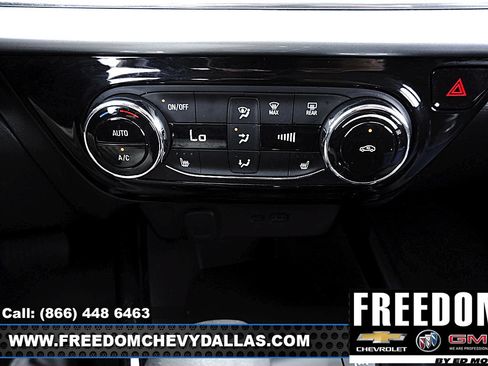 Certified 2025 Chevrolet Trax LT w/ Driver Confidence Package FWD image 17