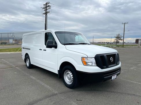 Used 2018 Nissan NV 1500 S image 3