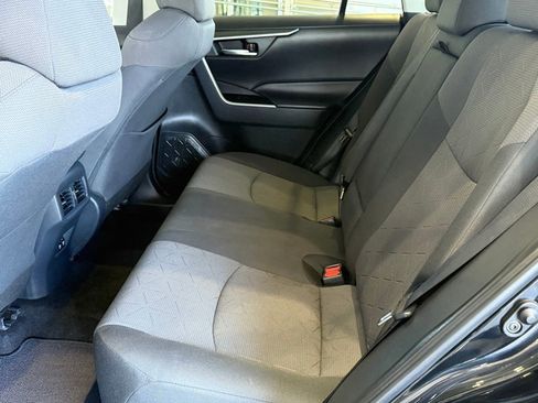 Used 2019 Toyota RAV4 XLE image 31