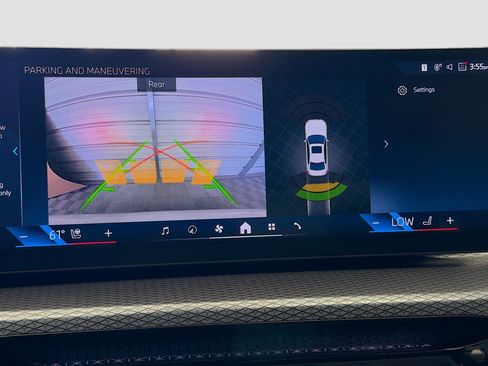 Used 2025 BMW 330i xDrive 330i xDrive w/ M Sport Package image 16