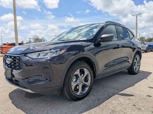 Used 2025 Ford Escape ST-Line AWD/4WD image 9