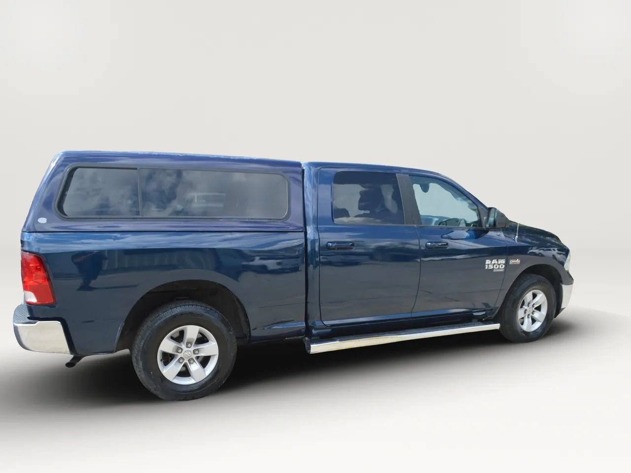 Used 2020 RAM 1500 Classic SLT w/ Luxury Group RWD image 7