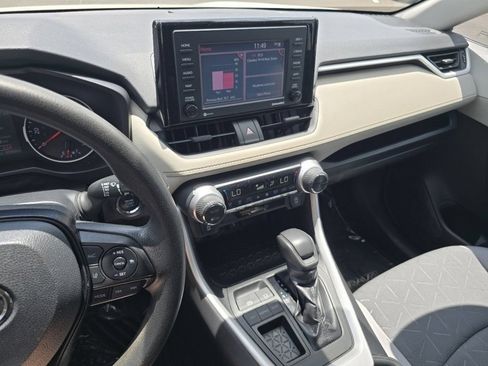 Used 2020 Toyota RAV4 XLE FWD image 29