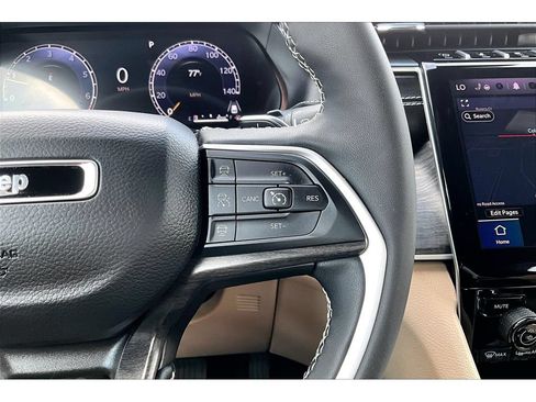 Certified 2025 Jeep Grand Cherokee Limited RWD image 11