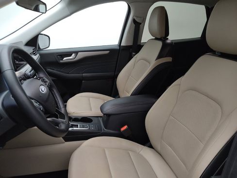 Used 2022 Ford Escape SEL w/ Technology Package FWD image 17