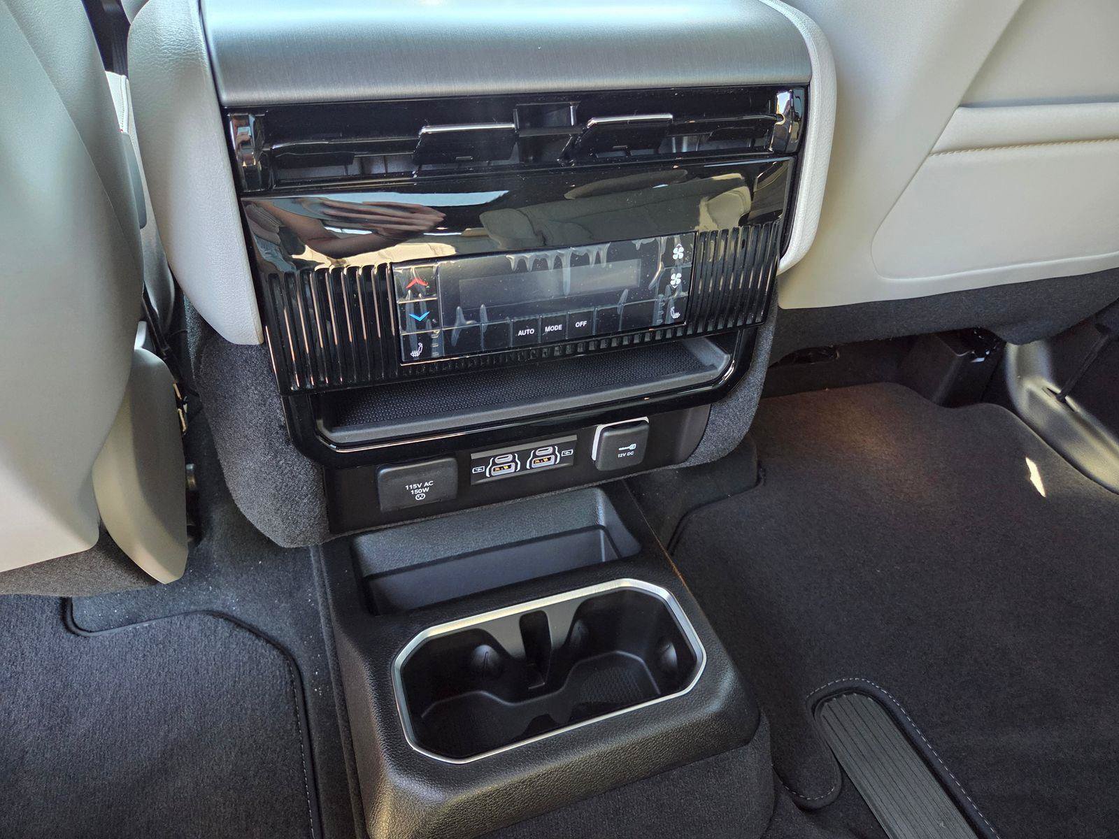New 2026 Jeep Grand Wagoneer L Limited AWD/4WD image 22