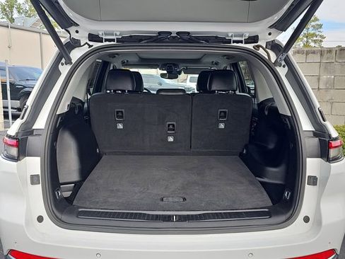 Used 2024 Jeep Grand Cherokee Limited image 12