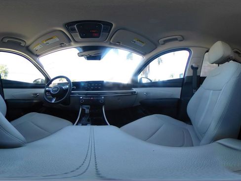 Used 2025 Hyundai Tucson SEL FWD image 44