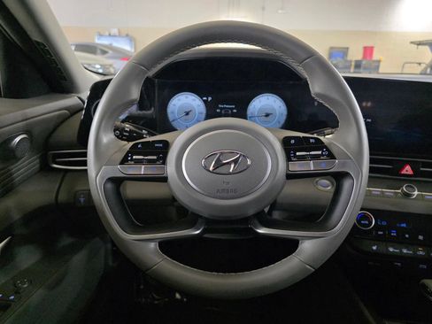 Used 2023 Hyundai Elantra SEL w/ Convenience Package FWD image 29