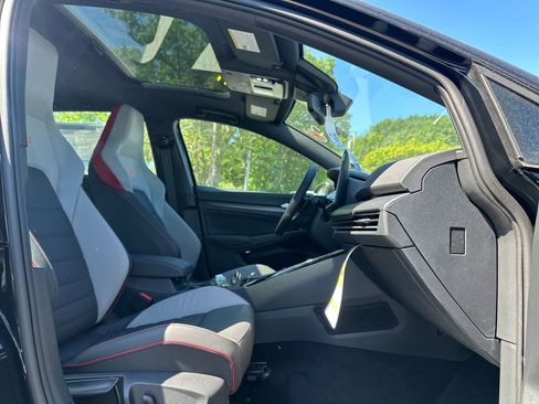 New 2026 Volkswagen GTI SE FWD image 20
