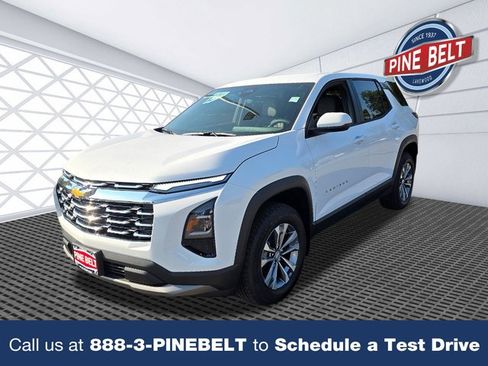 New 2026 Chevrolet Equinox LT w/ Convenience Package II image 1