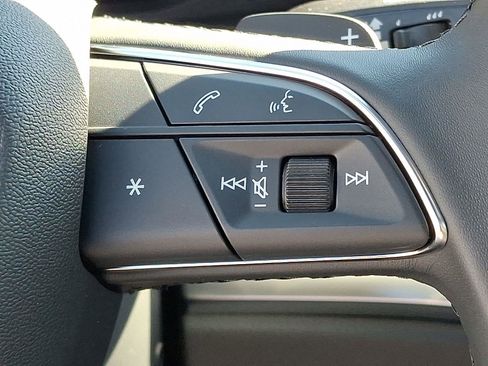 New 2025 Audi Q3 2.0T Premium image 16