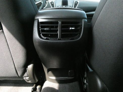 Used 2022 Chevrolet Malibu LT image 36