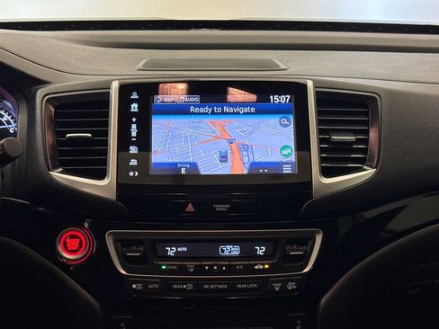 Used 2018 Honda Pilot Touring image 15