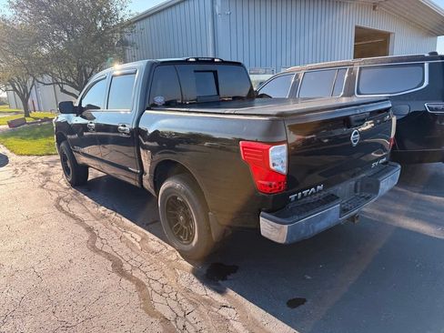 Used 2018 Nissan Titan 4x4 Crew Cab image 4