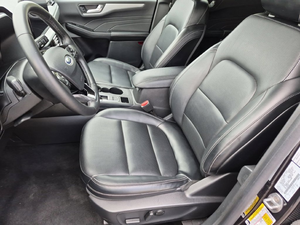 Used 2025 Ford Escape Platinum AWD/4WD image 18
