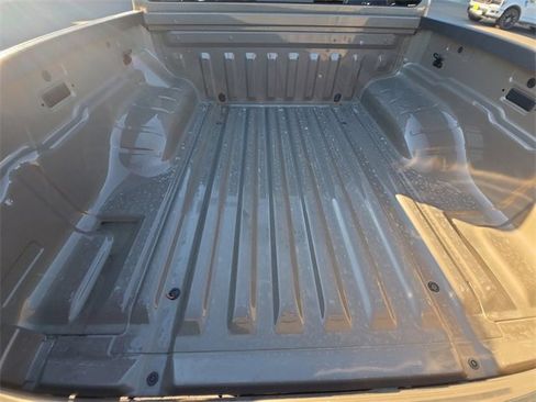 Used 2023 Nissan Frontier PRO-4X w/ Technology Package image 16