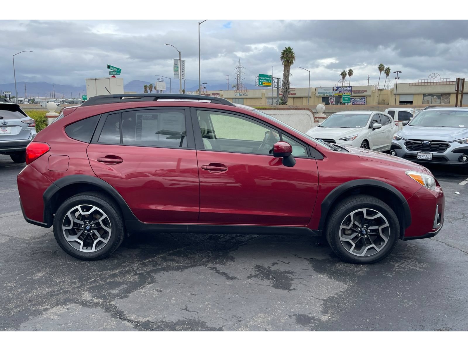 Used 2017 Subaru Crosstrek 2.0i Premium AWD/4WD image 7