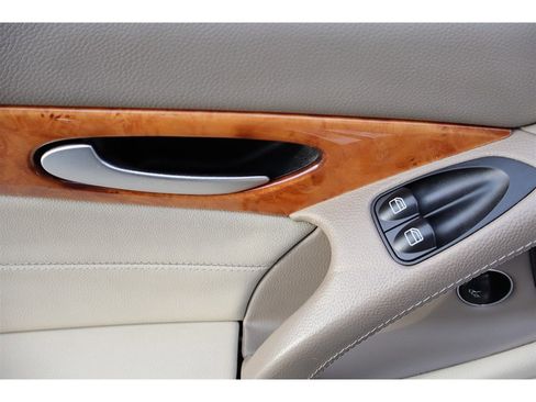 Used 2009 Mercedes-Benz SL 550 image 15