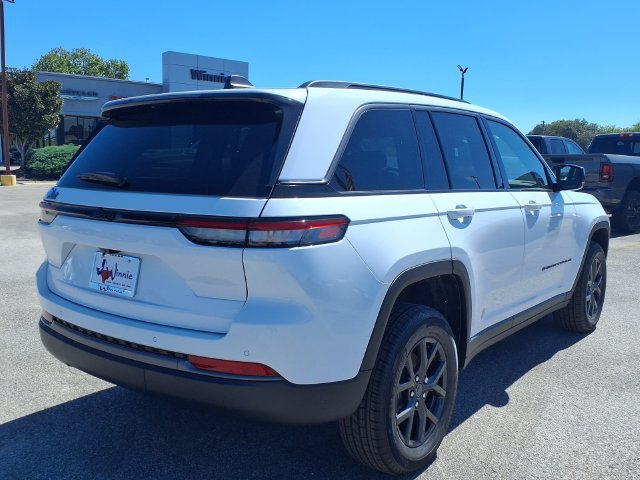 New 2027 Jeep Grand Cherokee Altitude RWD image 6