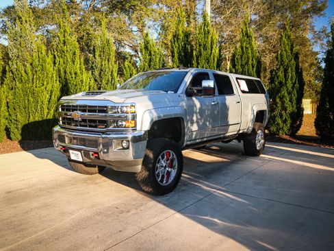 Used 2019 Chevrolet Silverado 2500 LTZ w/ Duramax Plus Package image 6