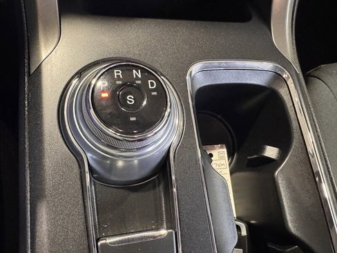 Used 2020 Ford Fusion SE image 25