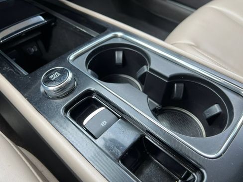 Used 2021 Lincoln Corsair AWD image 29