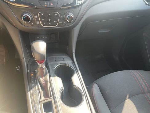 Used 2022 Chevrolet Equinox RS image 18