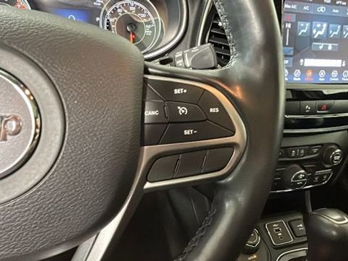 Used 2020 Jeep Cherokee Limited AWD/4WD image 17