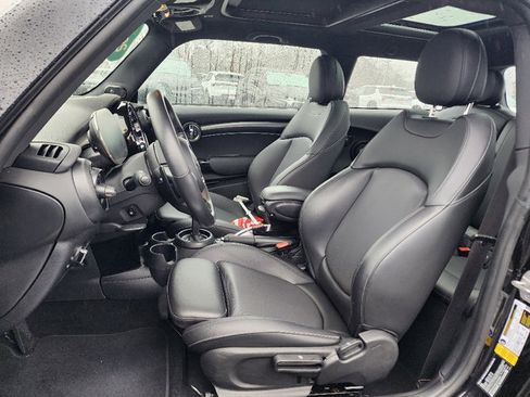 Used 2022 MINI Cooper S w/ Premium Package image 32