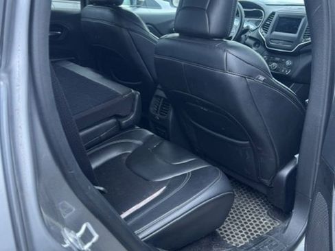 Used 2019 Jeep Cherokee Latitude Plus w/ Cold Weather Group image 29